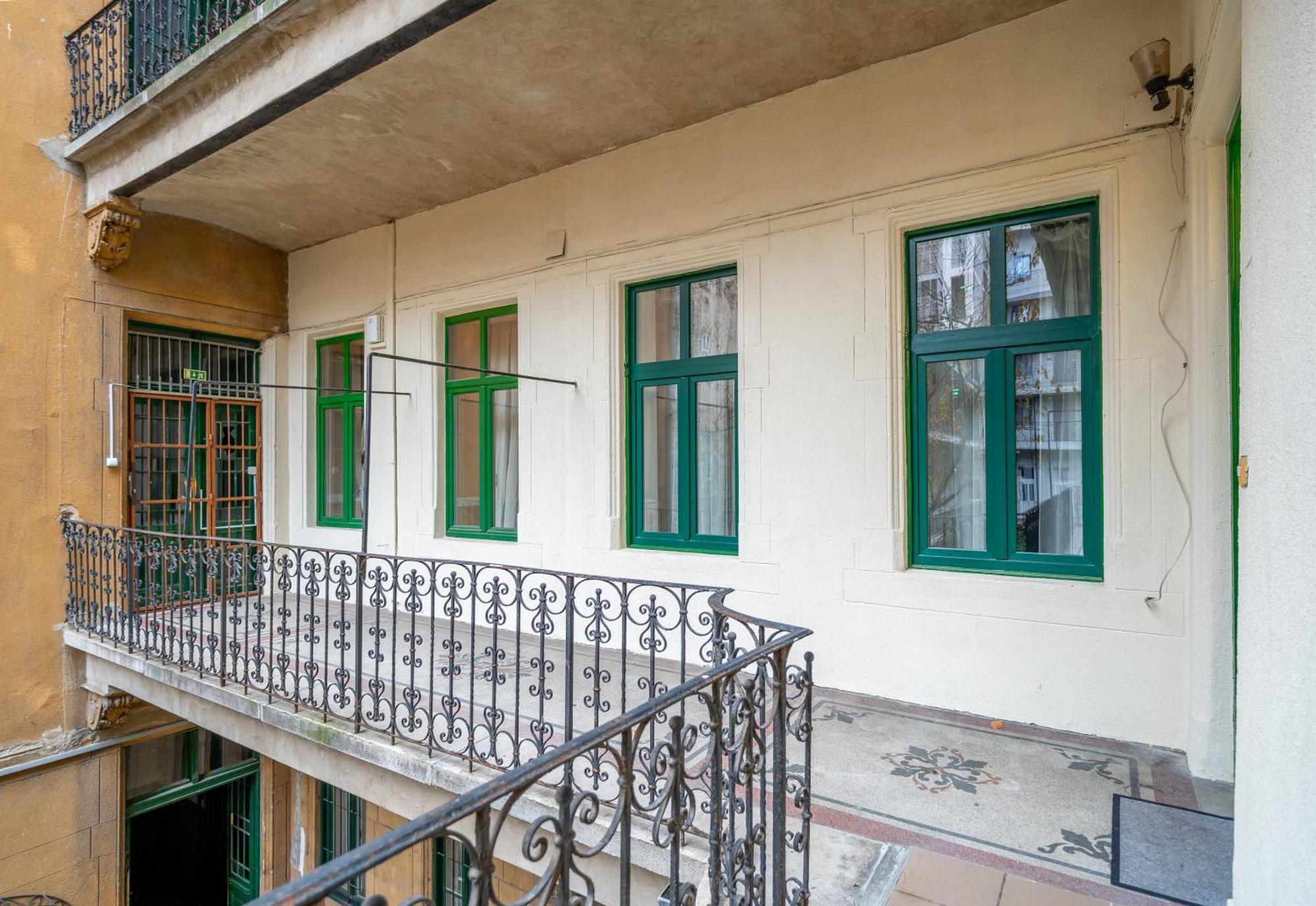 Bazilika-D45 Premium Suites Budapest Bagian luar foto